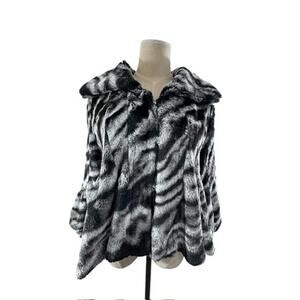 " 2 Sisters " Faux Fur Jacket, Very Soft, SZ M, , Money, Clasp Closer's, Classy